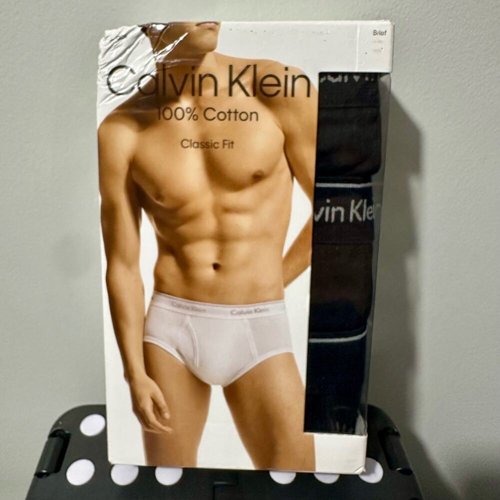 Calvin Klein Men's Brief Underwear Size XL Black (B2)